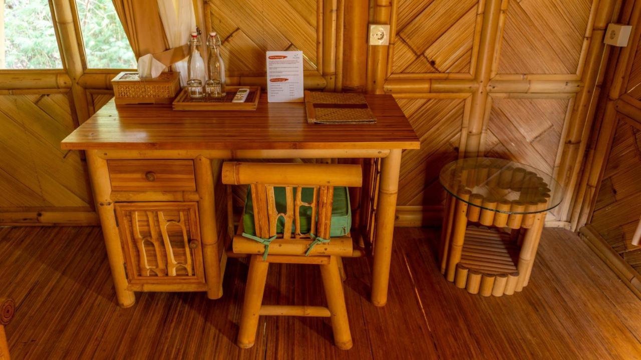 Elang Hillside Bamboo Villas Labuan Bajo Exterior photo