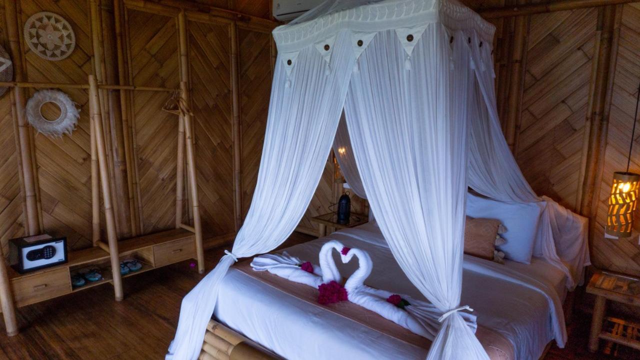 Elang Hillside Bamboo Villas Labuan Bajo Exterior photo