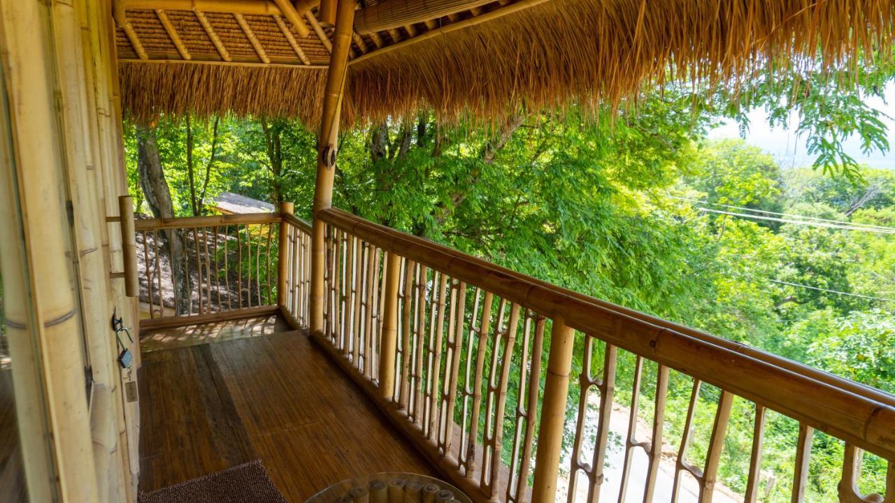 Elang Hillside Bamboo Villas Labuan Bajo Exterior photo