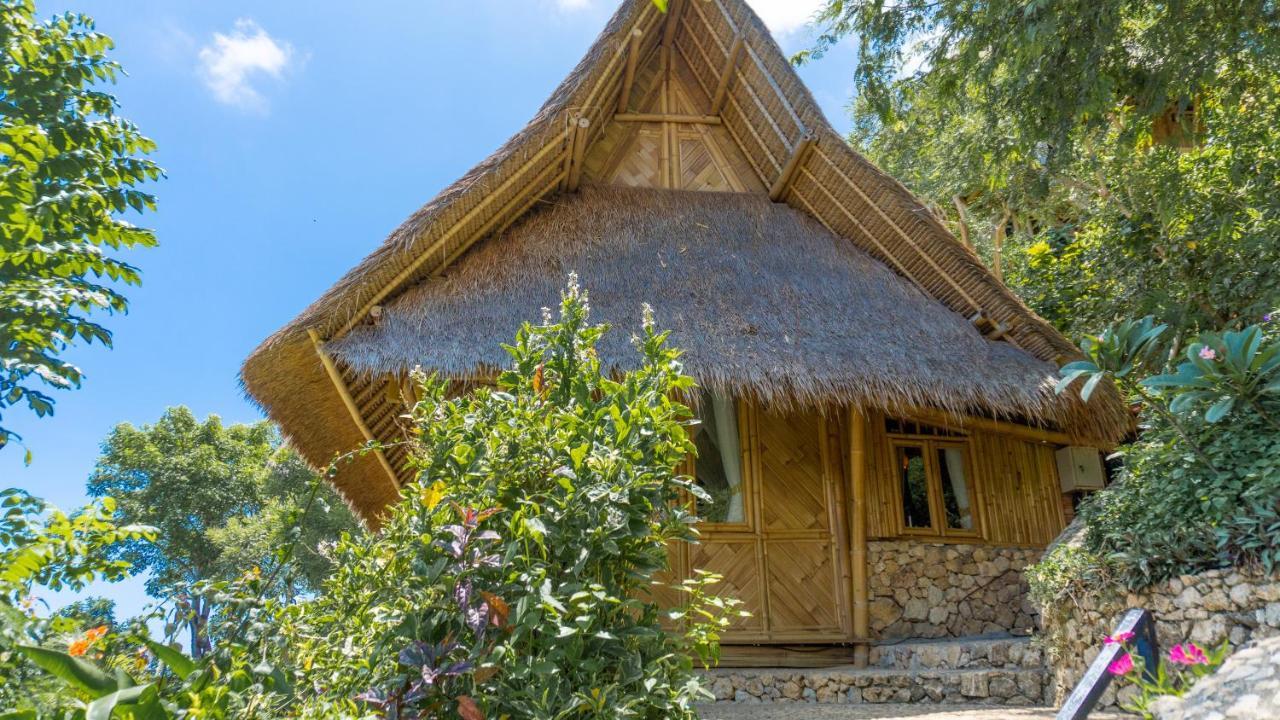 Elang Hillside Bamboo Villas Labuan Bajo Exterior photo