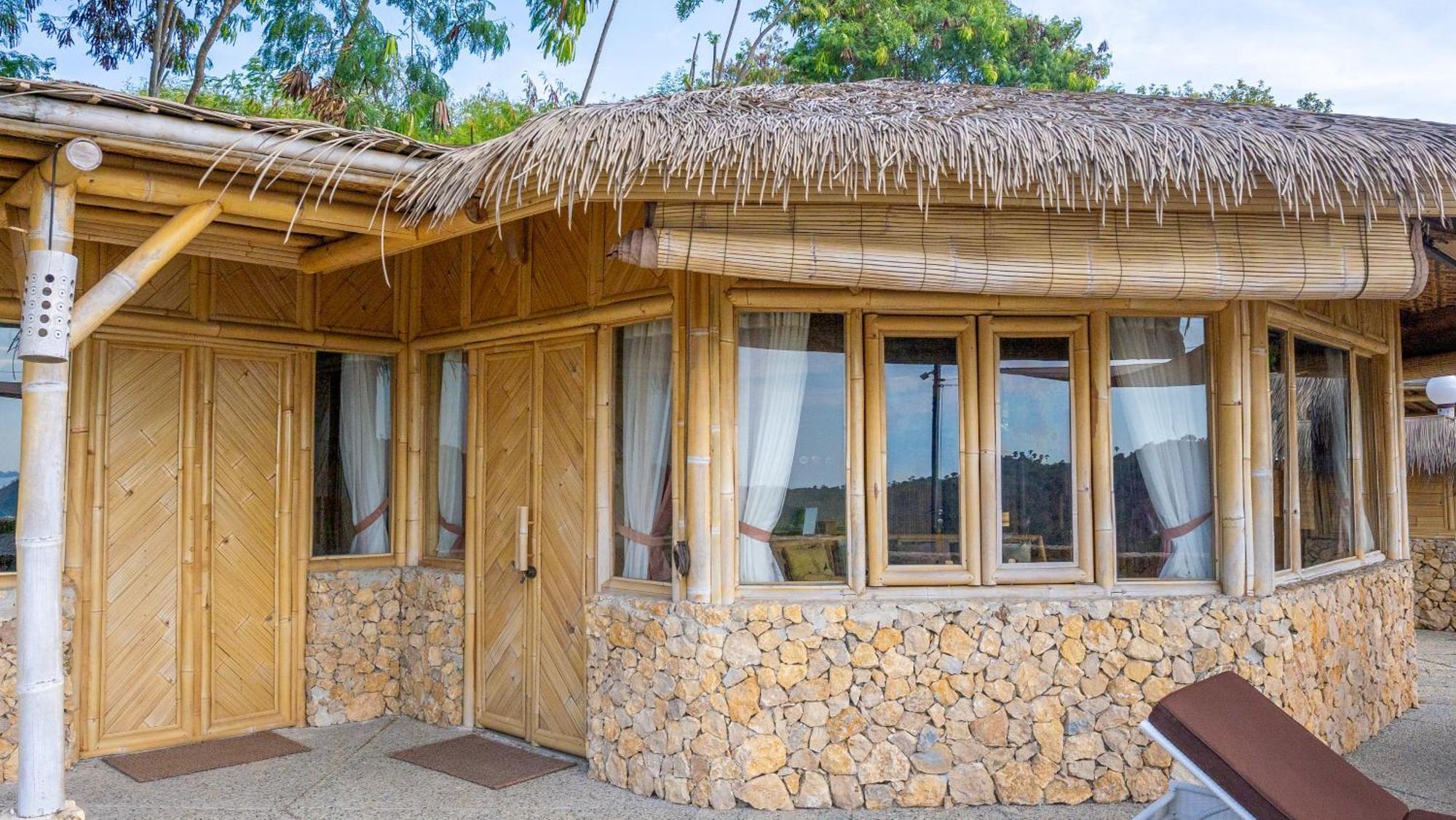Elang Hillside Bamboo Villas Labuan Bajo Exterior photo