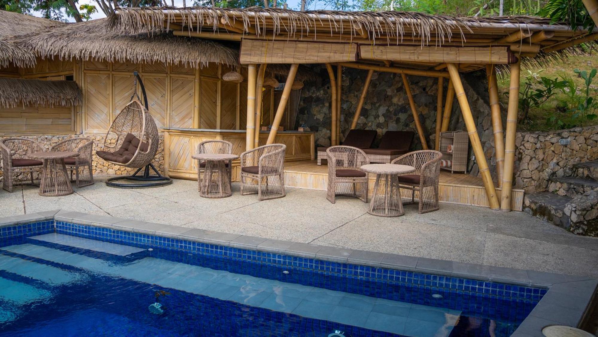 Elang Hillside Bamboo Villas Labuan Bajo Exterior photo