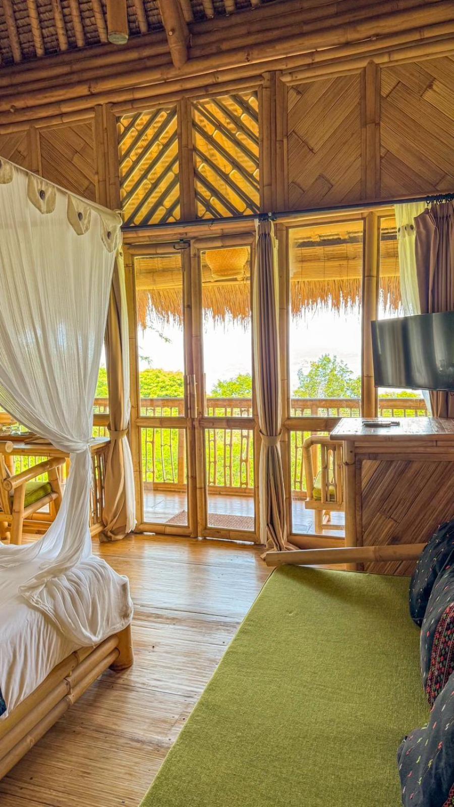 Elang Hillside Bamboo Villas Labuan Bajo Exterior photo