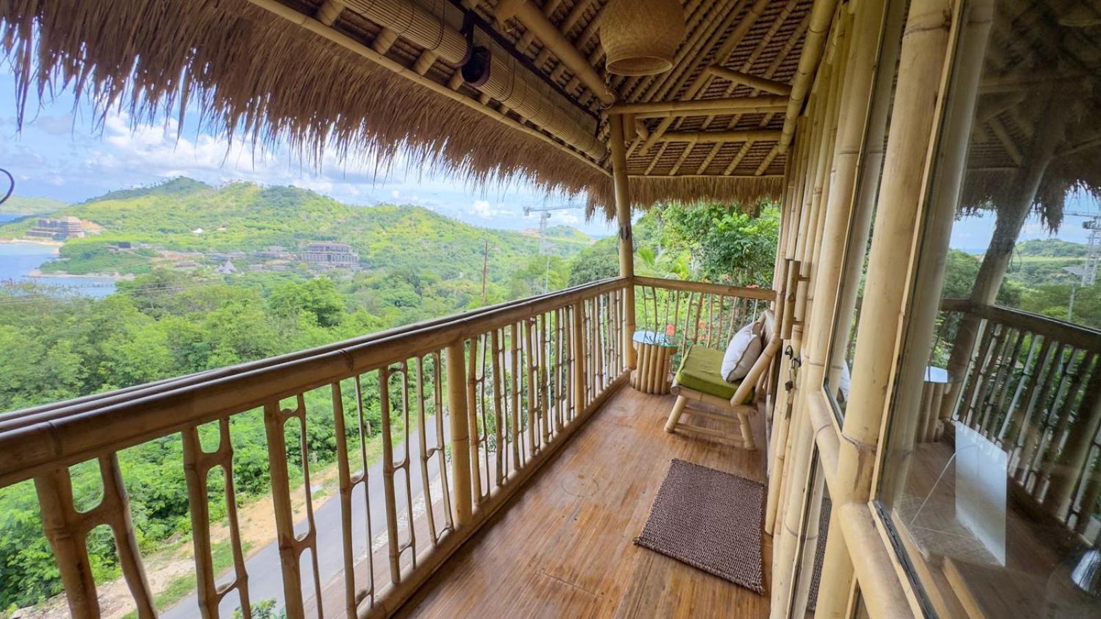 Elang Hillside Bamboo Villas Labuan Bajo Exterior photo